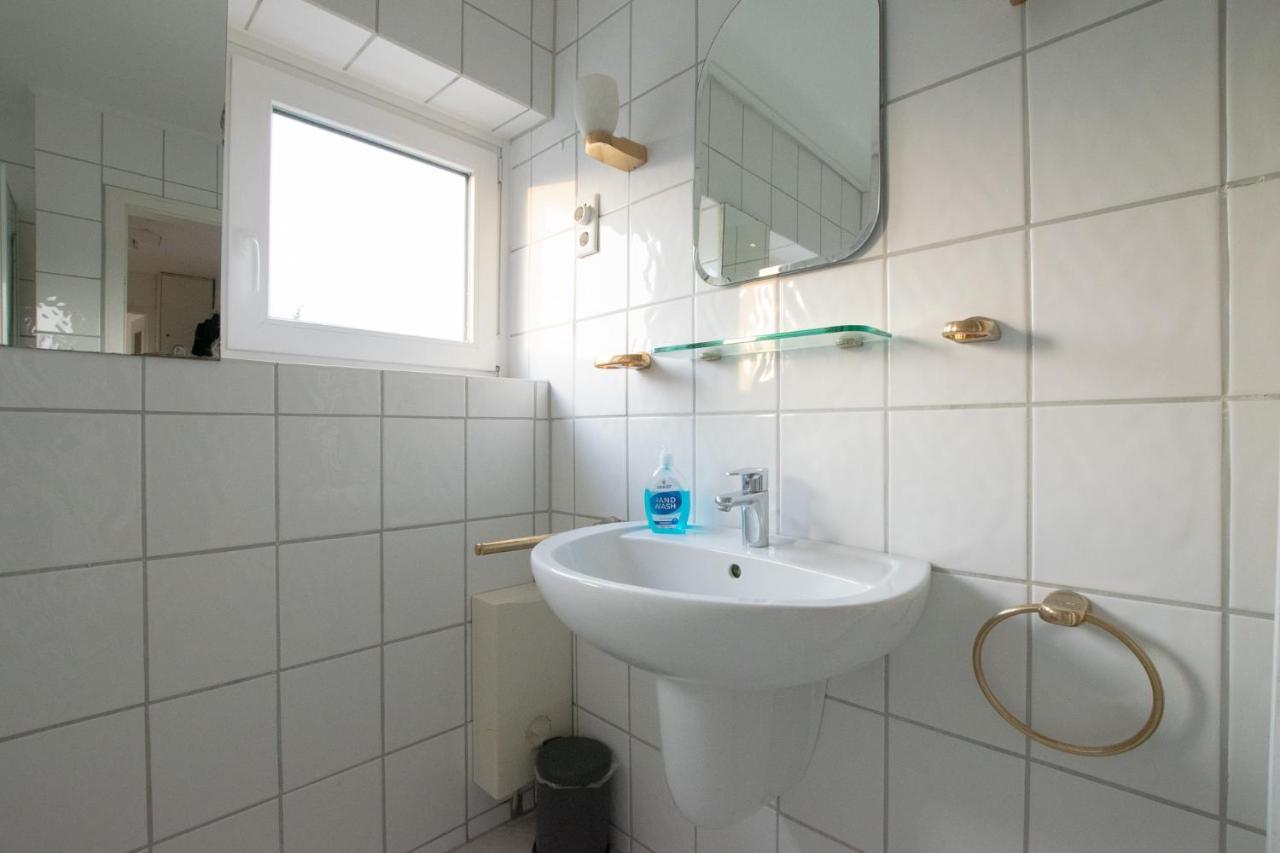 Raj Living - 1 , 3 And 4 Room Apartments - 20 Min Messe Dus & Airport Dus Meerbusch Buitenkant foto